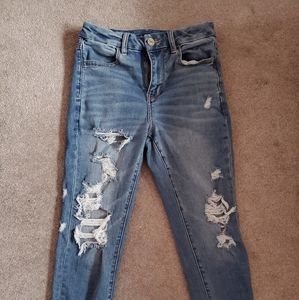 American Eagle Ripped Curvy jeans